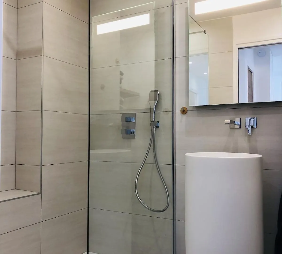 T3 Front De Mer Dernier Etage Vue Mer Petit Havre De Paix Pour Vos Vacances Emplacement Unique Vue Mer Panoramique A 180 Degres Pour Ce T3 En Face De La Plage Front De Mer Vue Sur Les Iles 5 Et Dernier Etage Avec Ascenseur 르 라방두 아파트