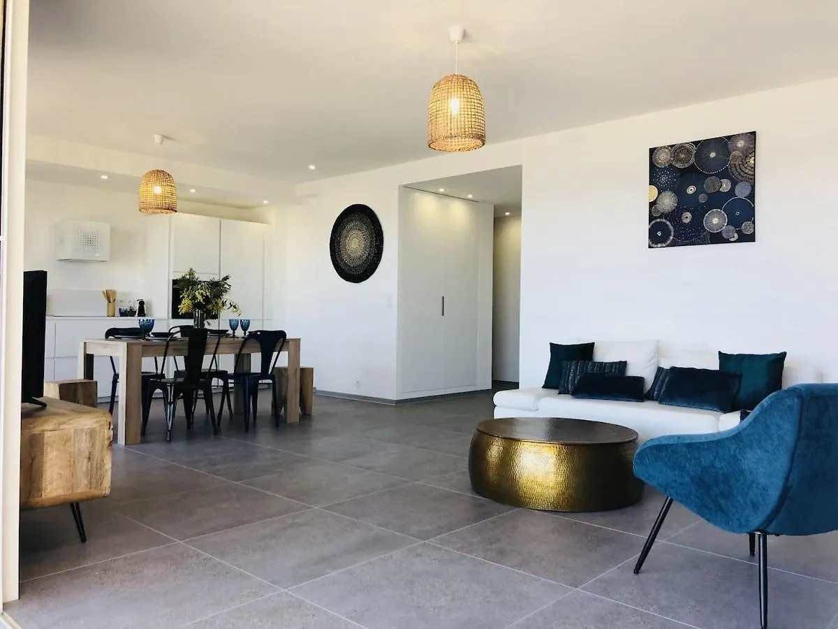 아파트 T3 Front De Mer Dernier Etage Vue Mer Petit Havre De Paix Pour Vos Vacances Emplacement Unique Vue Mer Panoramique A 180 Degres Pour Ce T3 En Face De La Plage Front De Mer Vue Sur Les Iles 5 Et Dernier Etage Avec Ascenseur 르 라방두